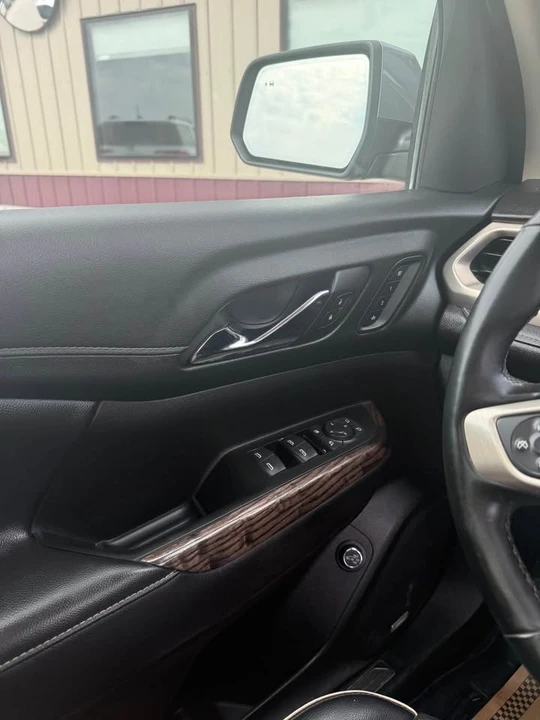 2023 GMC Acadia - Image 4 of 10