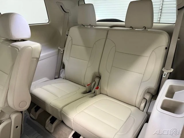 2023 GMC Acadia - Image 17 of 21