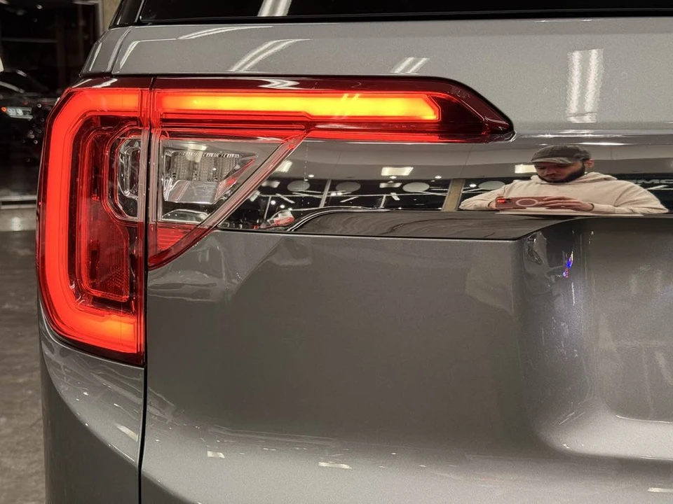 2023 GMC Acadia - Image 16 of 21