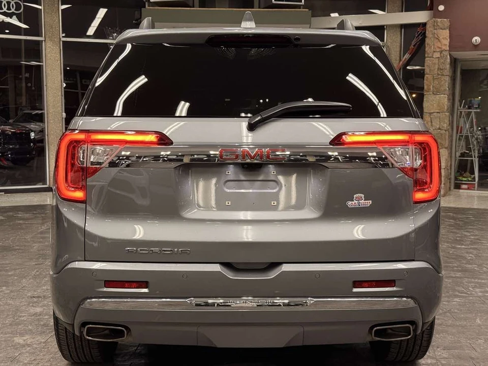 2023 GMC Acadia - Image 14 of 21
