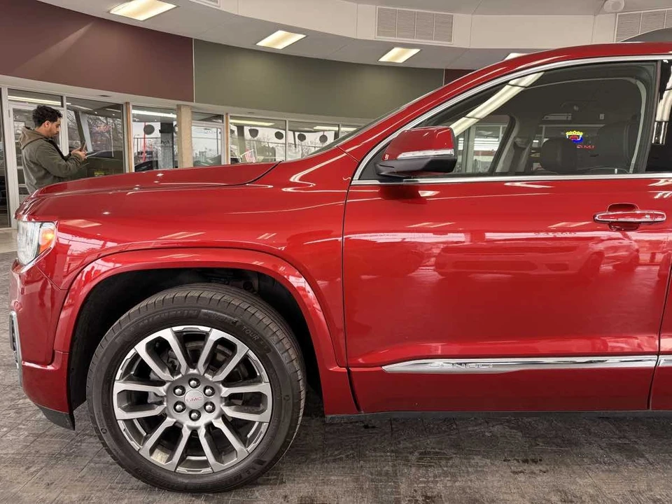 2023 GMC Acadia - Image 20 of 21