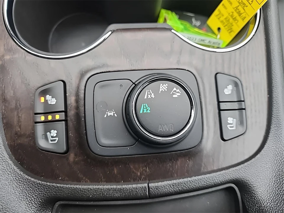 2023 GMC Acadia - Image 20 of 21