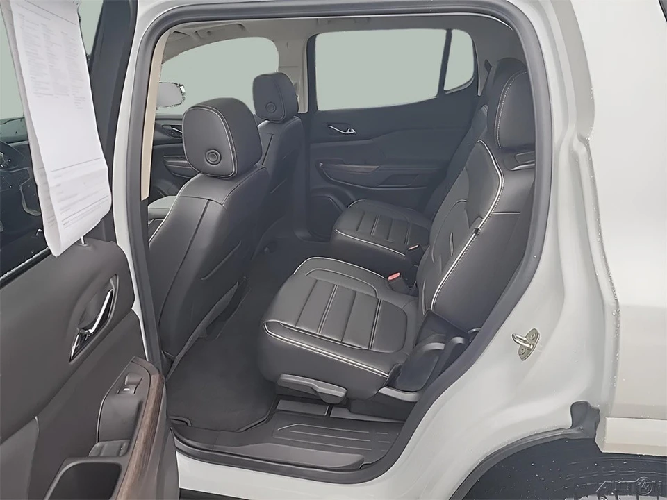 2023 GMC Acadia - Image 13 of 21