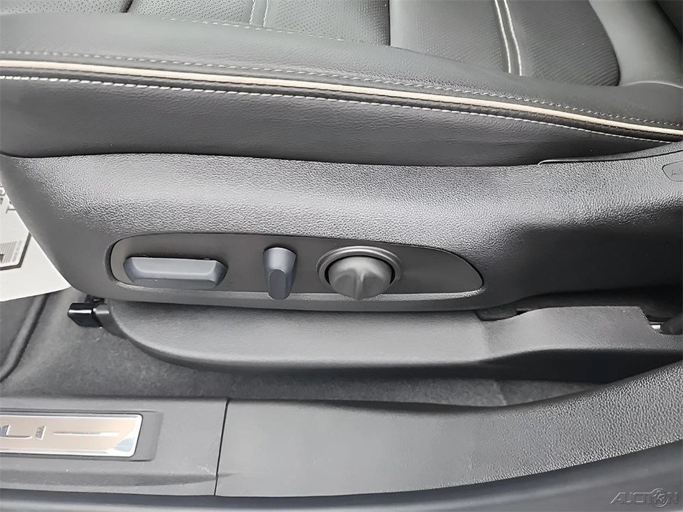 2023 GMC Acadia - Image 14 of 21