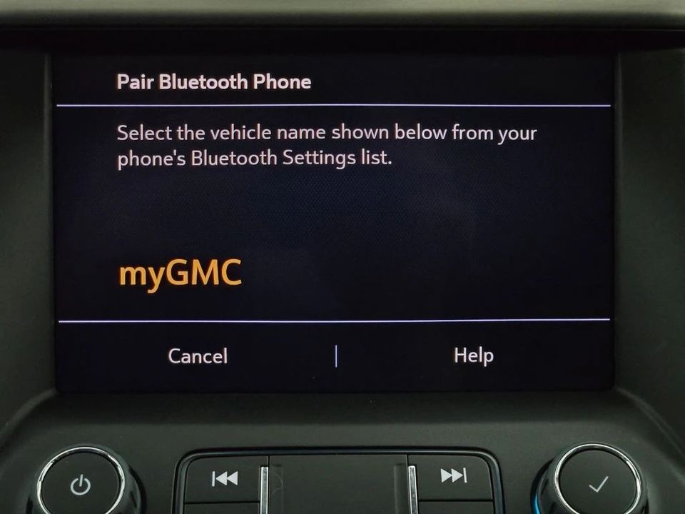 2023 GMC Acadia - Image 8 of 12
