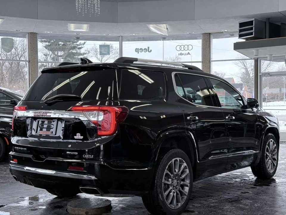 2023 GMC Acadia - Image 7 of 12