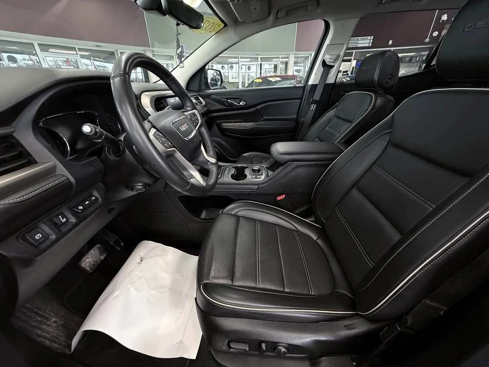2023 GMC Acadia - Image 15 of 21