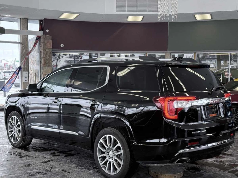 2023 GMC Acadia - Image 9 of 21