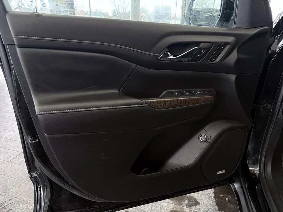 2023 GMC Acadia - Image 17 of 21