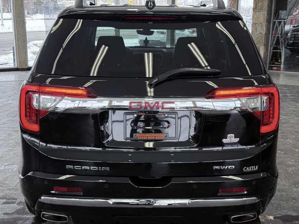 2023 GMC Acadia - Image 11 of 12