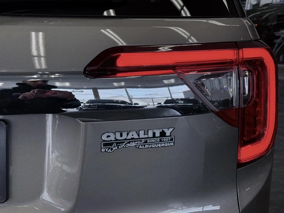 2023 GMC Acadia - Image 14 of 21