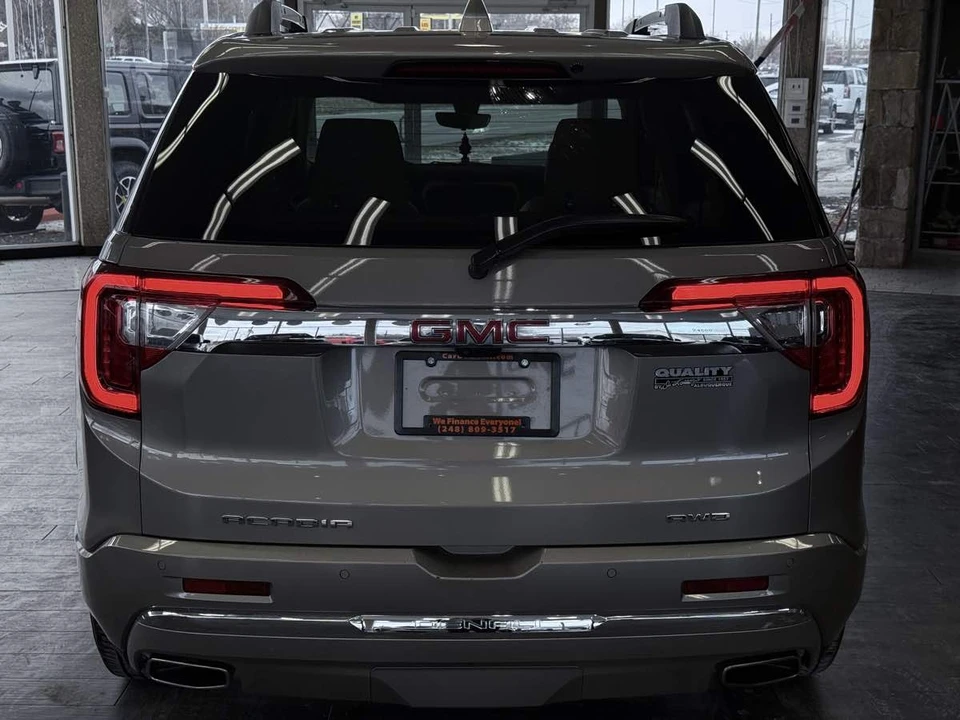 2023 GMC Acadia - Image 12 of 21