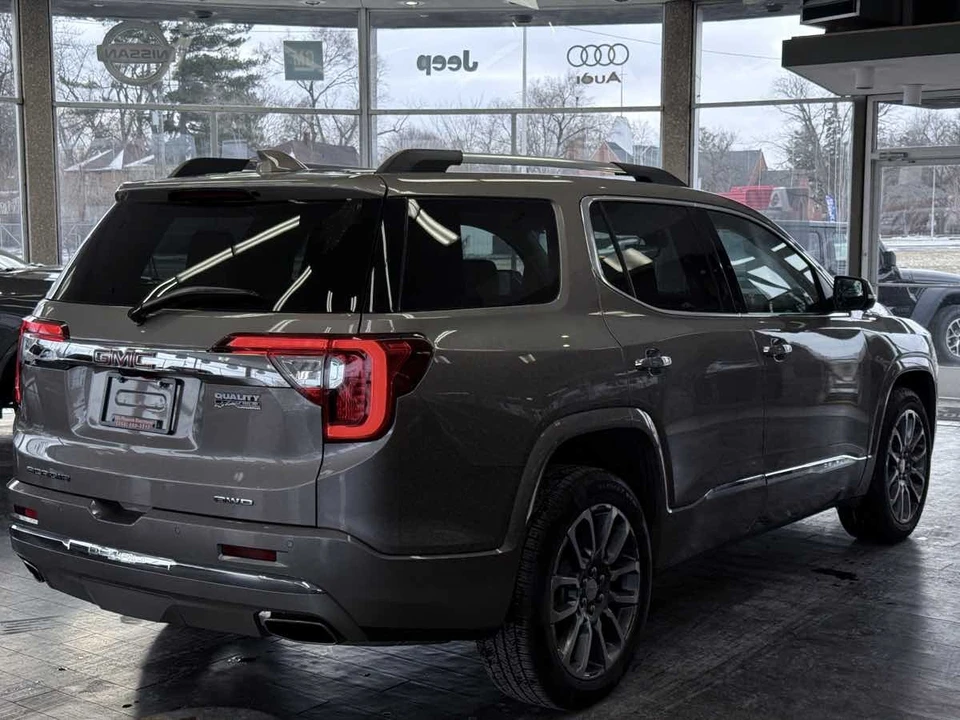 2023 GMC Acadia - Image 9 of 21