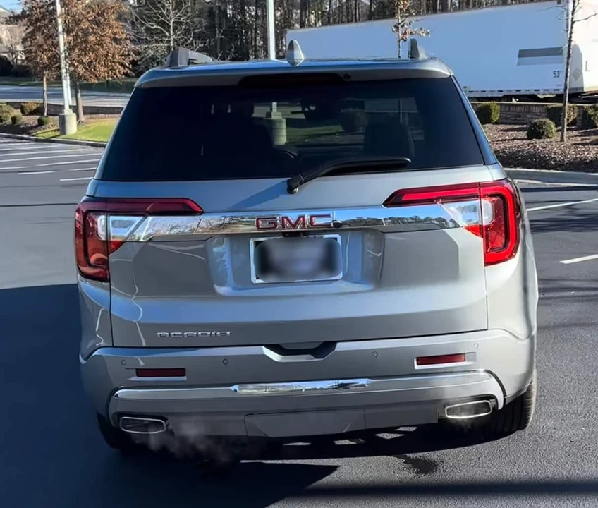 2023 GMC Acadia - Image 6 of 17