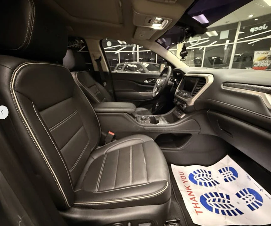 2023 GMC Acadia - Image 13 of 17