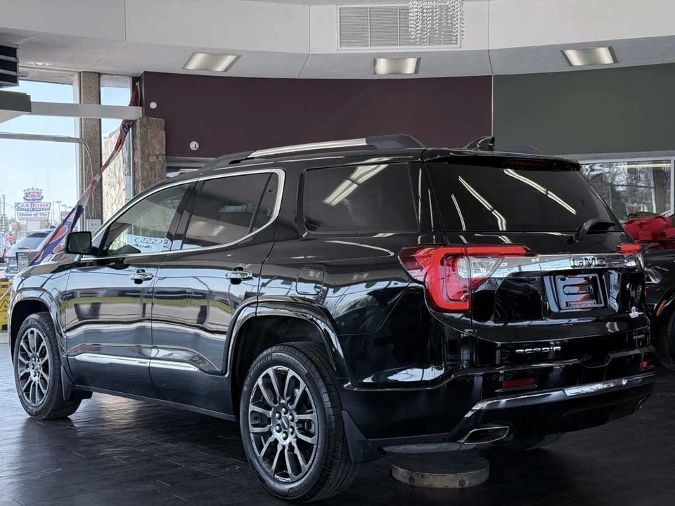2023 GMC Acadia - Image 9 of 21