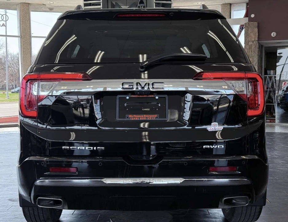 2023 GMC Acadia - Image 11 of 21