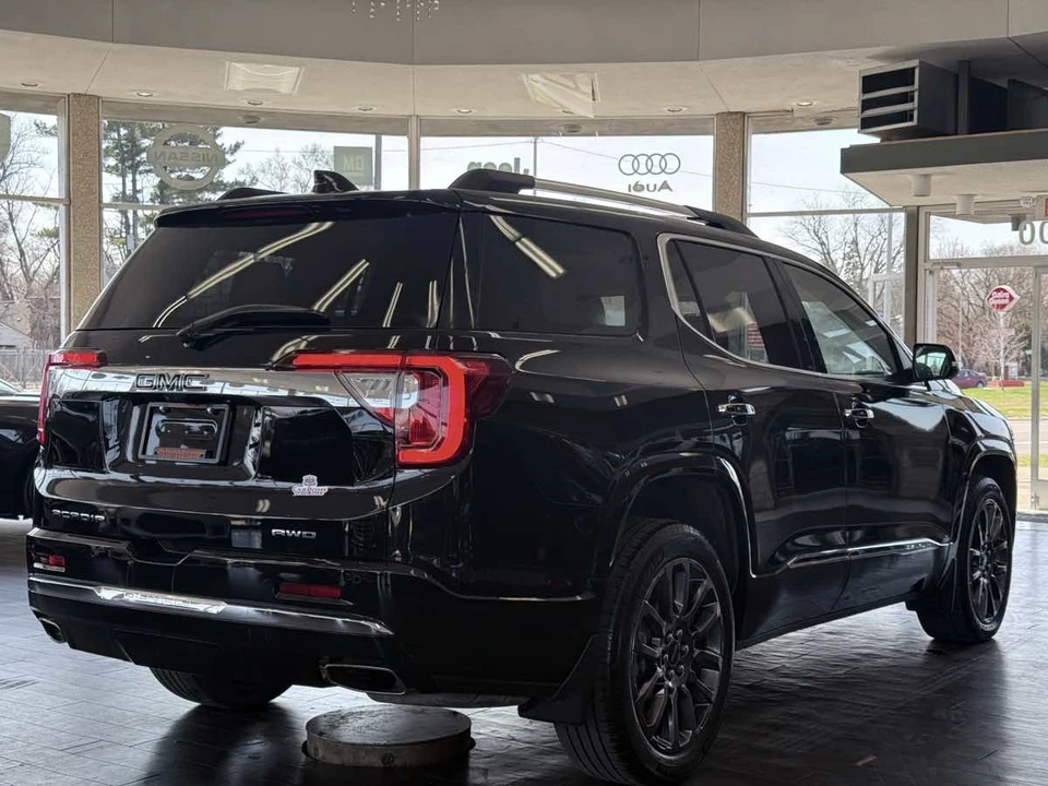 2023 GMC Acadia - Image 8 of 21