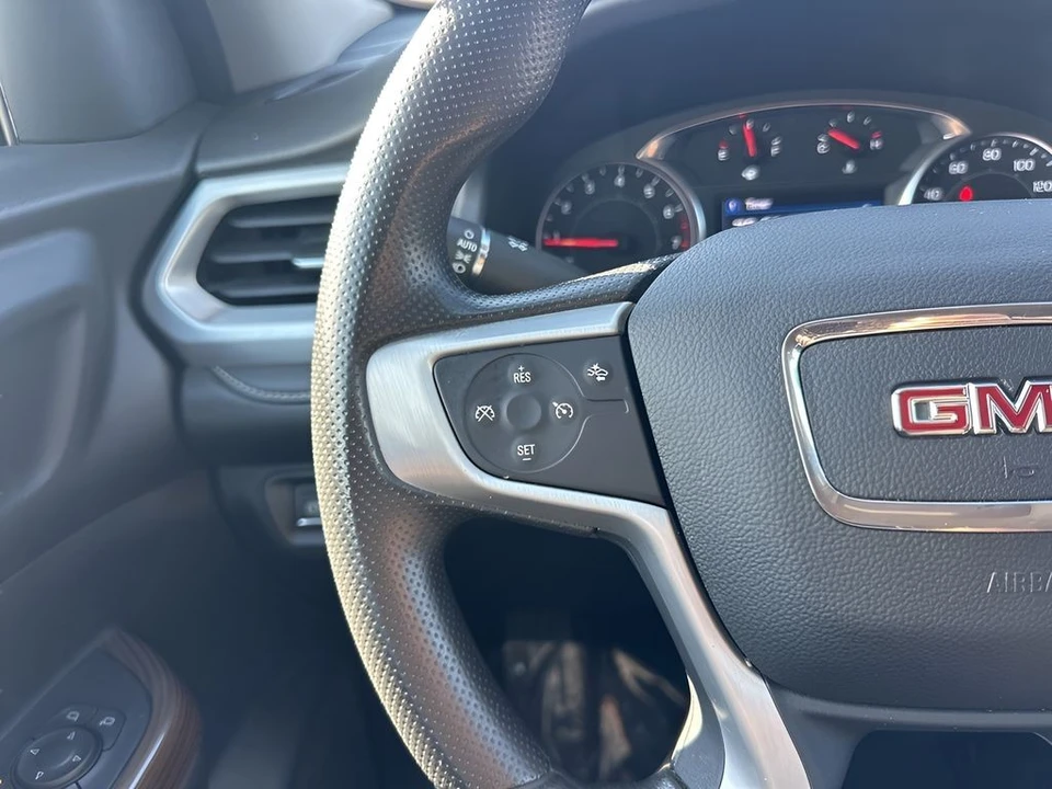 2023 GMC Acadia - Image 14 of 21