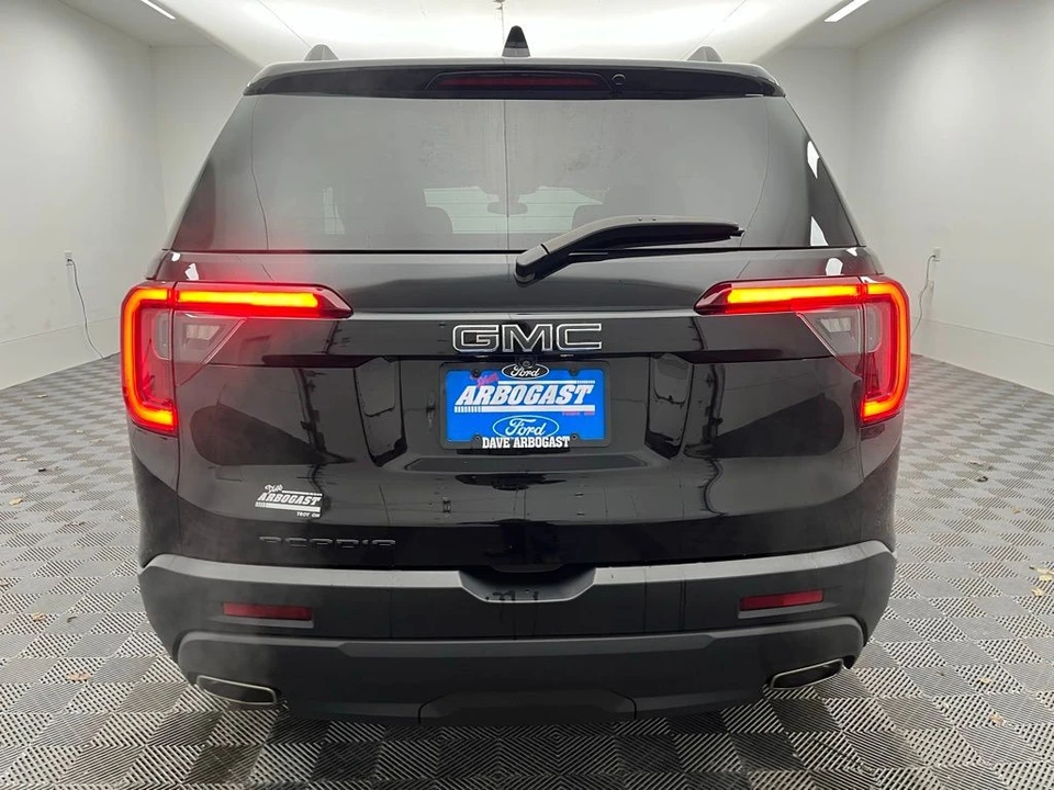 2023 GMC Acadia - Image 9 of 12