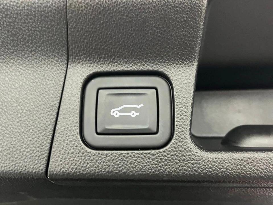 2023 GMC Acadia - Image 11 of 12