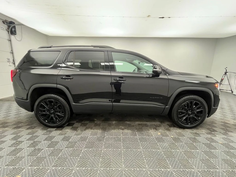 2023 GMC Acadia - Image 7 of 12