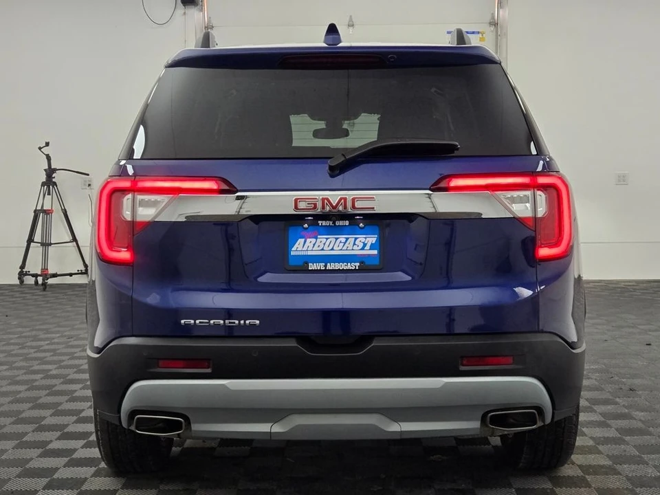 2023 GMC Acadia - Image 10 of 12