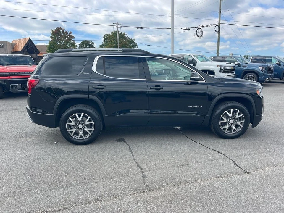 2023 GMC Acadia - Image 6 of 12