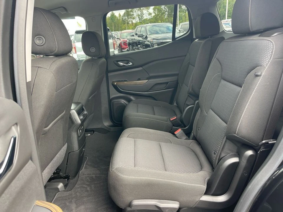 2023 GMC Acadia - Image 11 of 12