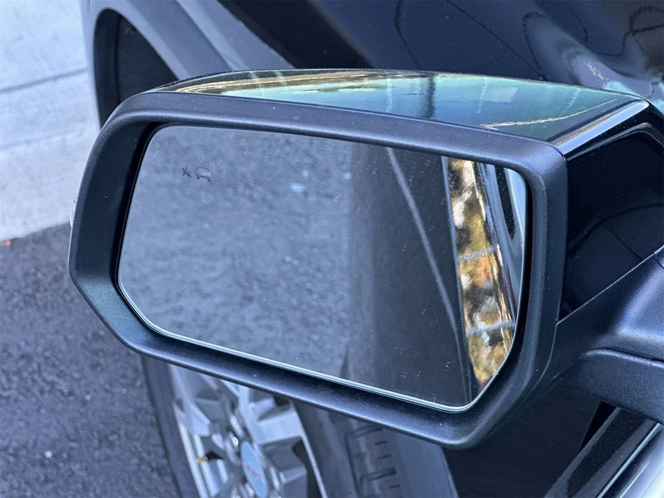 2023 GMC Acadia - Image 9 of 12