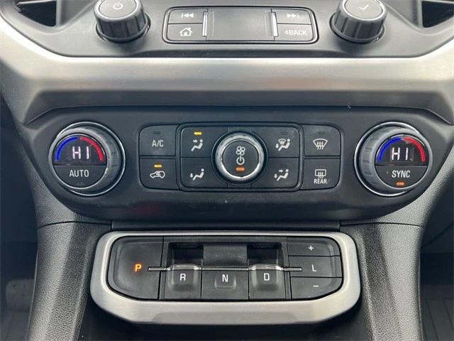 2023 GMC Acadia - Image 17 of 21