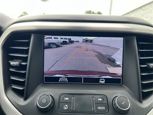 2023 GMC Acadia - Image 14 of 21