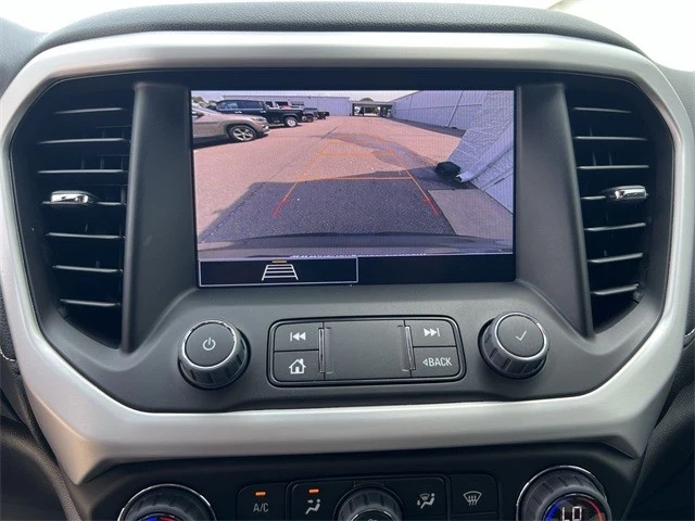 2023 GMC Acadia - Image 14 of 21