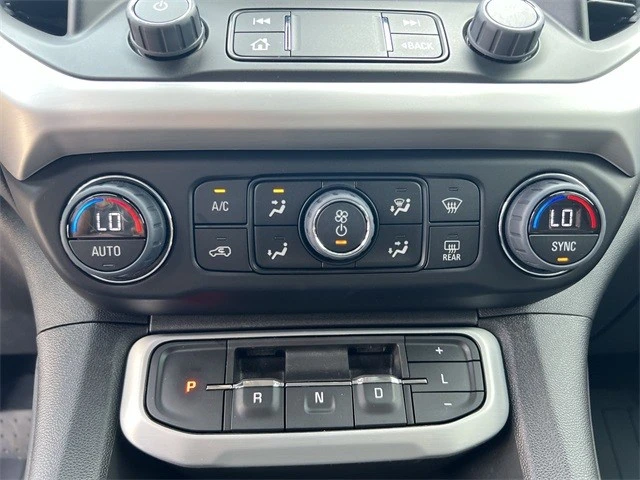 2023 GMC Acadia - Image 17 of 21
