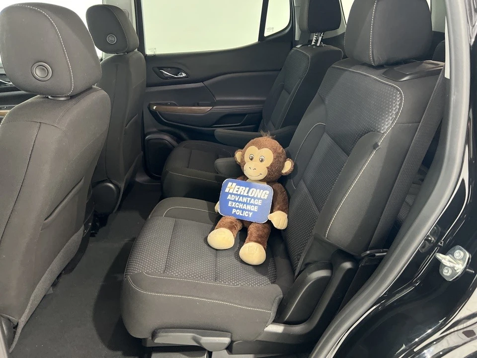 2023 GMC Acadia - Image 20 of 21