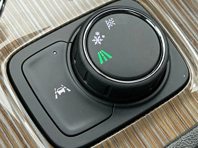 2023 GMC Acadia - Image 6 of 12