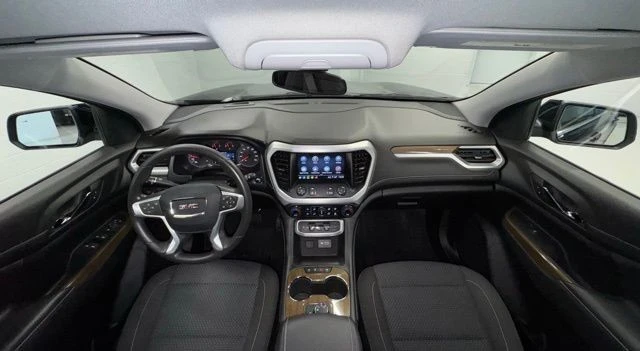 2023 GMC Acadia - Image 18 of 21