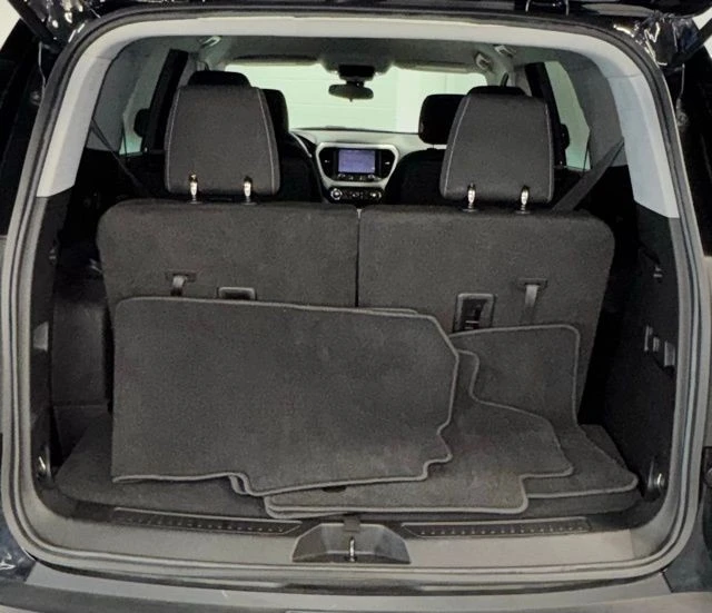 2023 GMC Acadia - Image 10 of 21