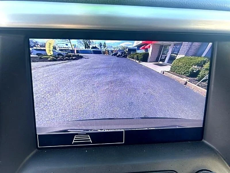 2023 GMC Acadia - Image 10 of 12