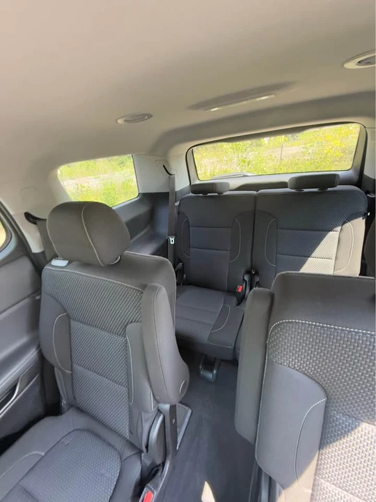 2023 GMC Acadia - Image 7 of 12