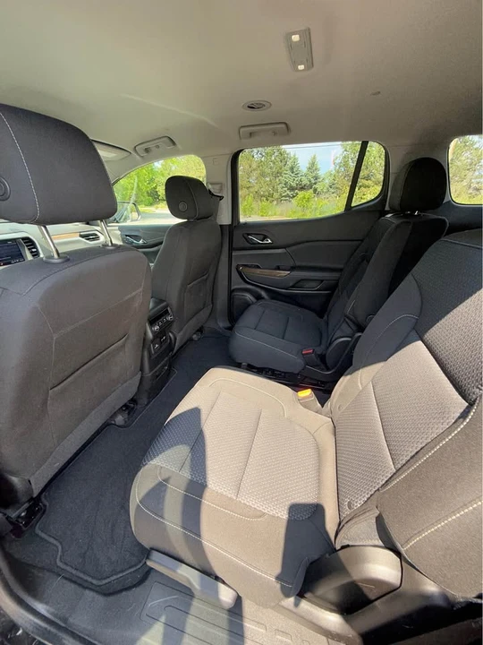 2023 GMC Acadia - Image 8 of 12
