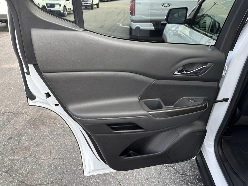 2023 GMC Acadia - Image 11 of 12