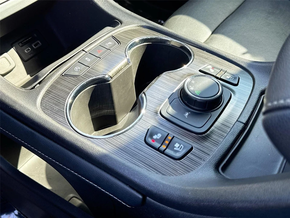 2023 GMC Acadia - Image 15 of 21