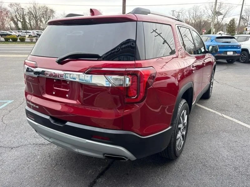 2023 GMC Acadia - Image 8 of 12