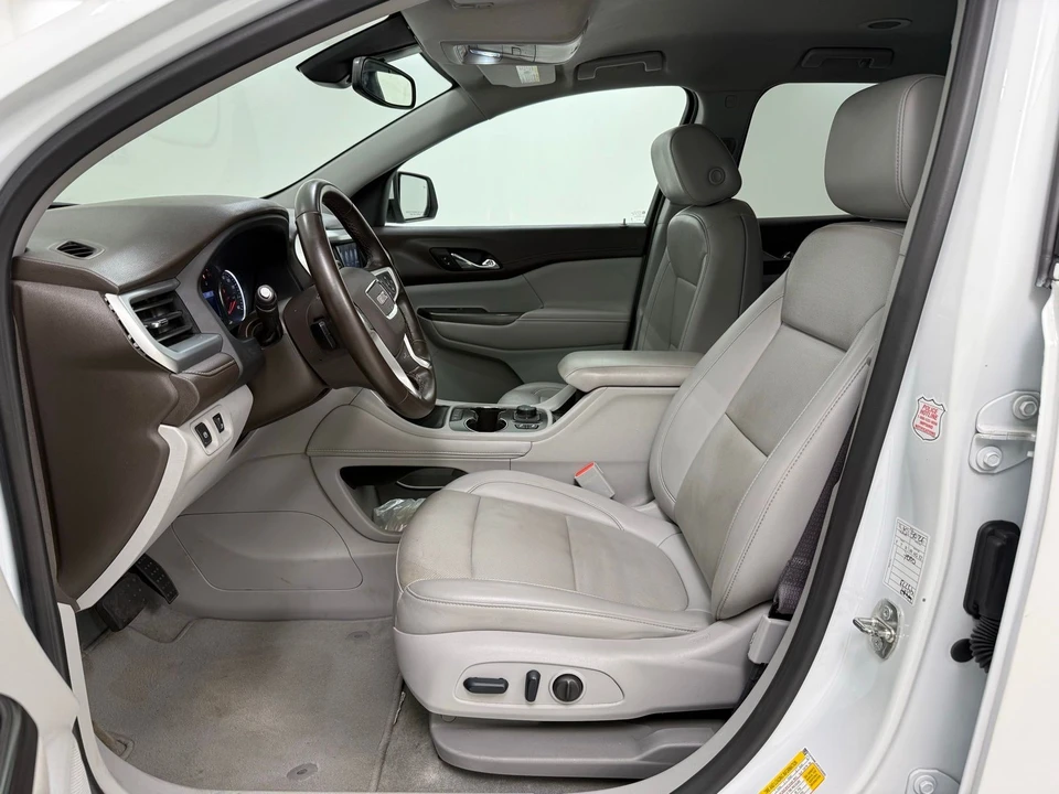 2023 GMC Acadia - Image 13 of 21