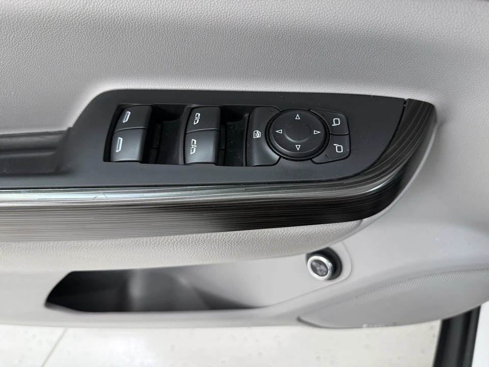 2023 GMC Acadia - Image 7 of 21