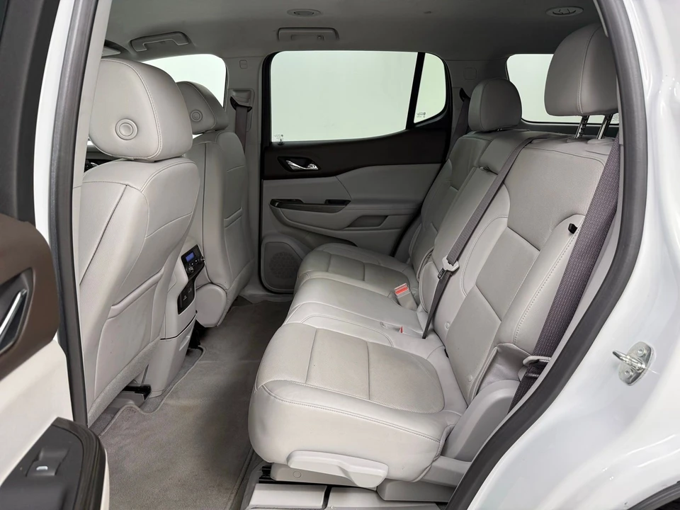 2023 GMC Acadia - Image 20 of 21