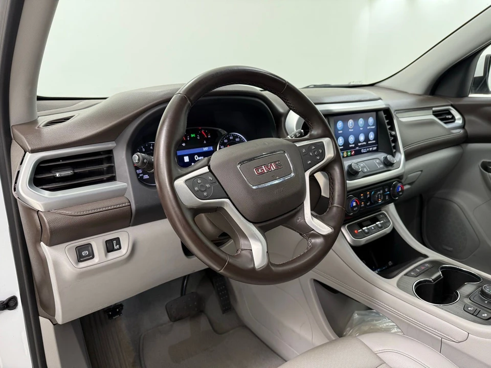 2023 GMC Acadia - Image 11 of 21