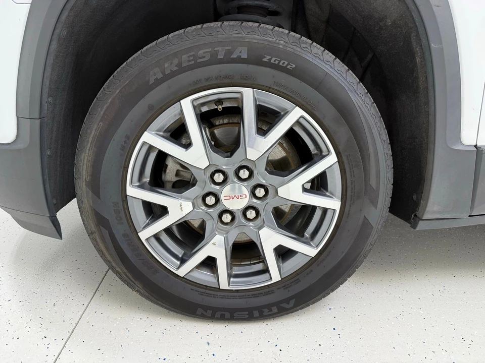 2023 GMC Acadia - Image 9 of 21