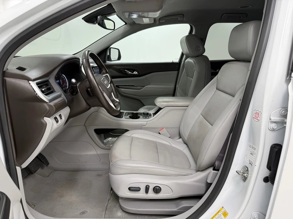 2023 GMC Acadia - Image 9 of 12